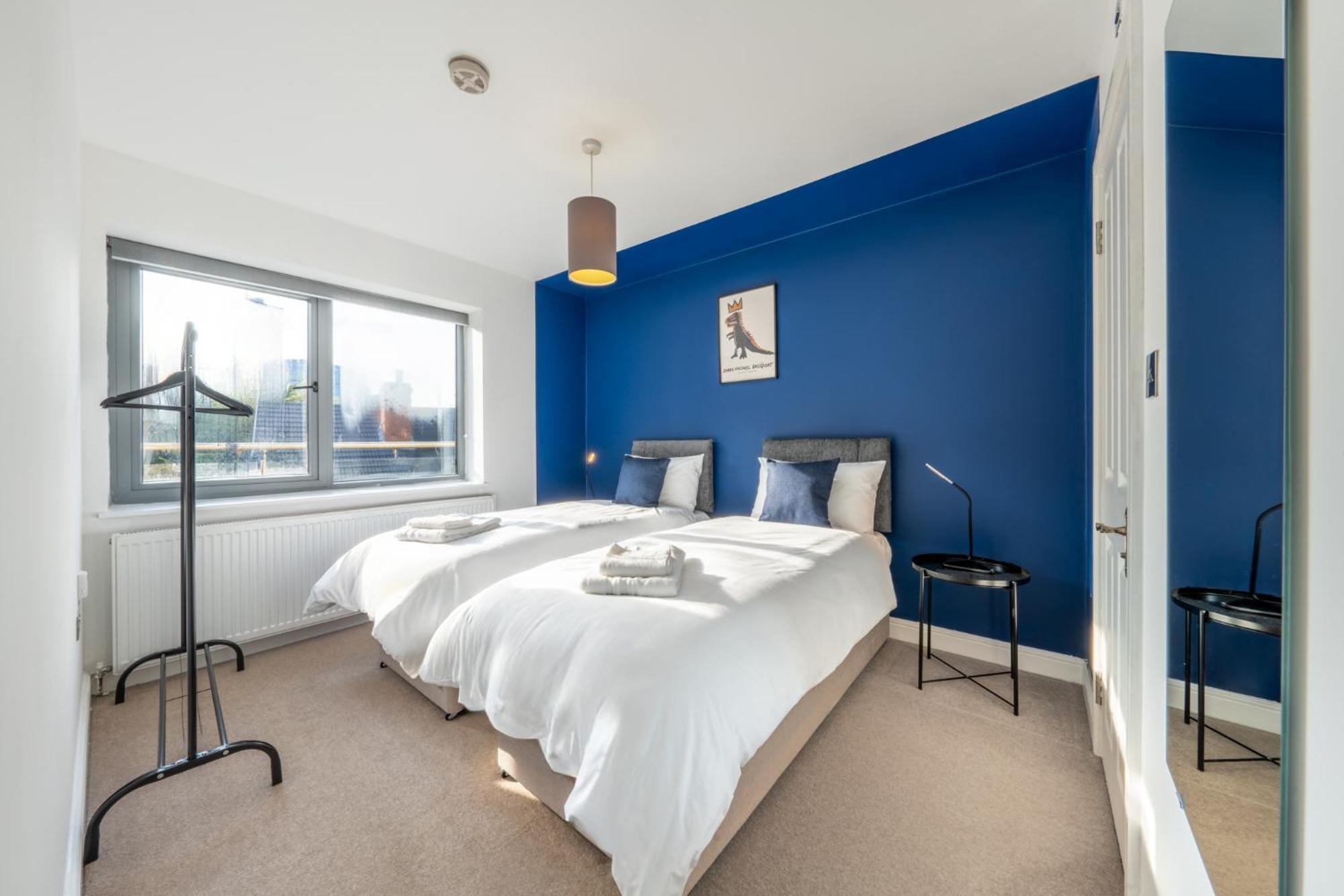 Central Watford Retreat By Hampton - Ideal For Contractors & Leisure Guests Apartment Exterior photo